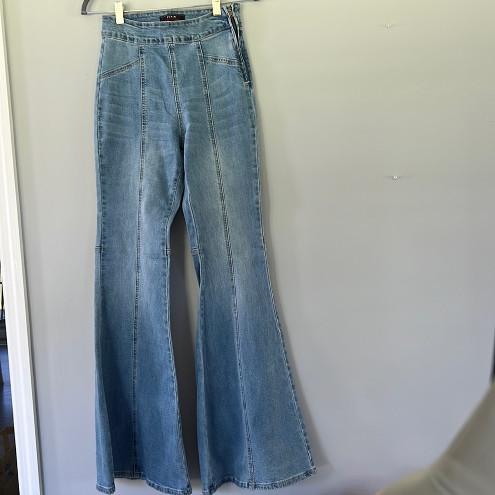 BRAND NEW WITH TAGS🌟🌟 SUPER Flares